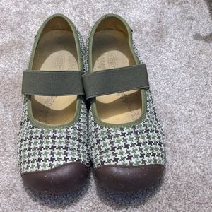 Keen maryjane flats